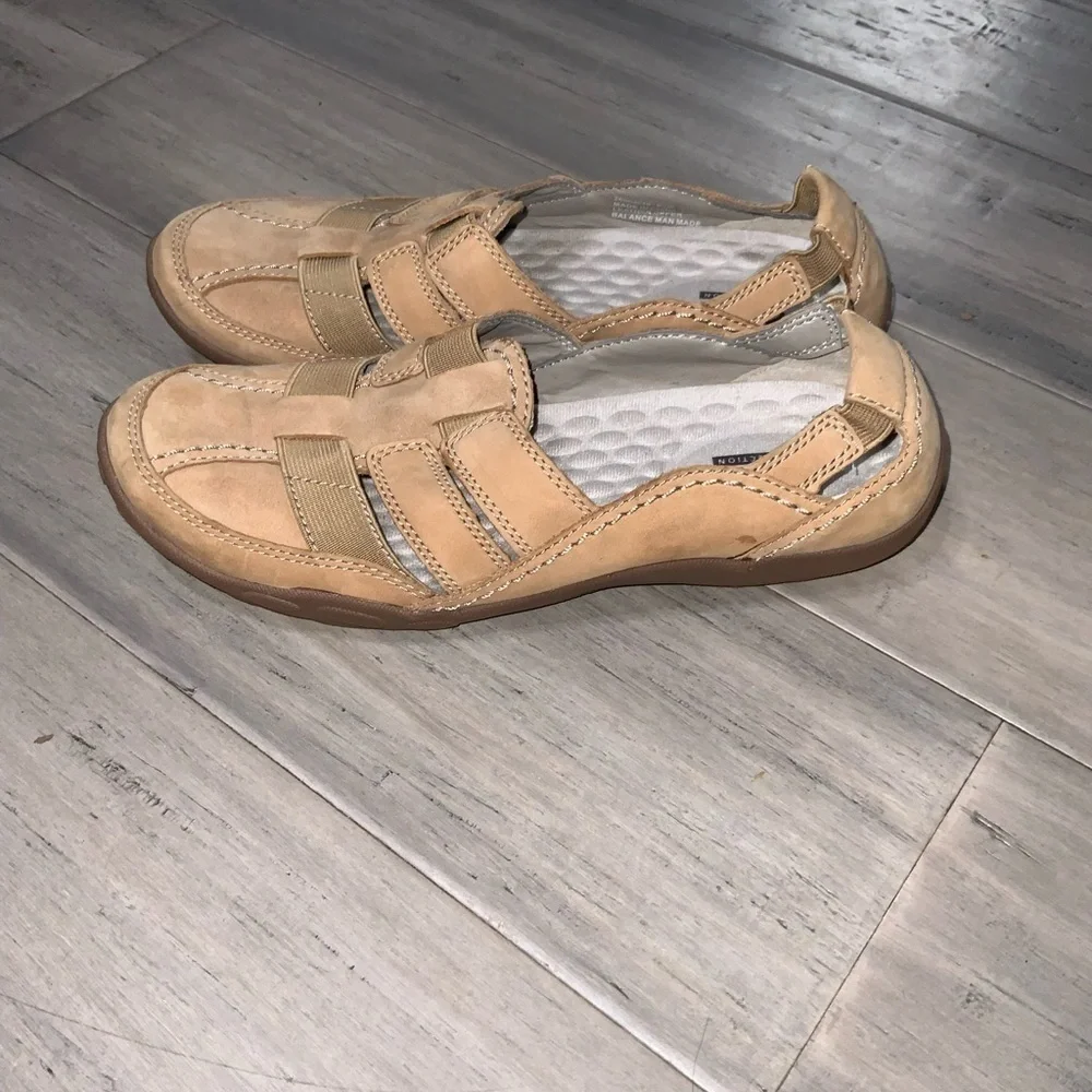 Clarks Women's Fiana Coast Loafer Tan Leather Comfort Casual Shoe Size 6.5